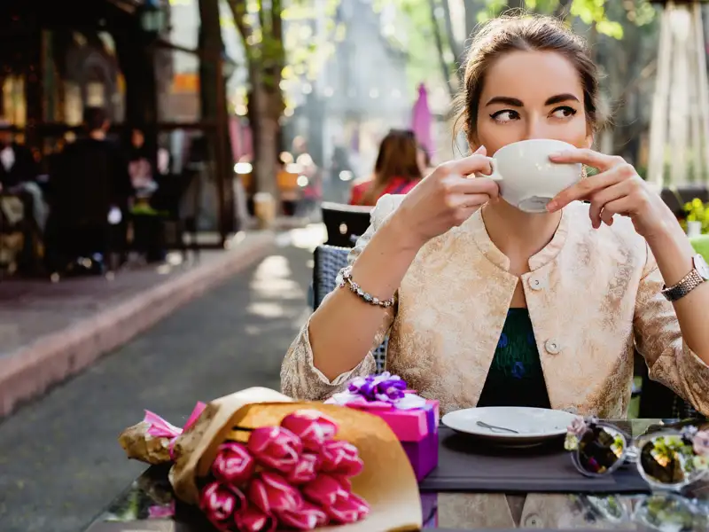 Selbstverständlich bleibt auf Ihrer Studienreise auch immer wieder Zeit für eine entspannte Tasse Kaffee.