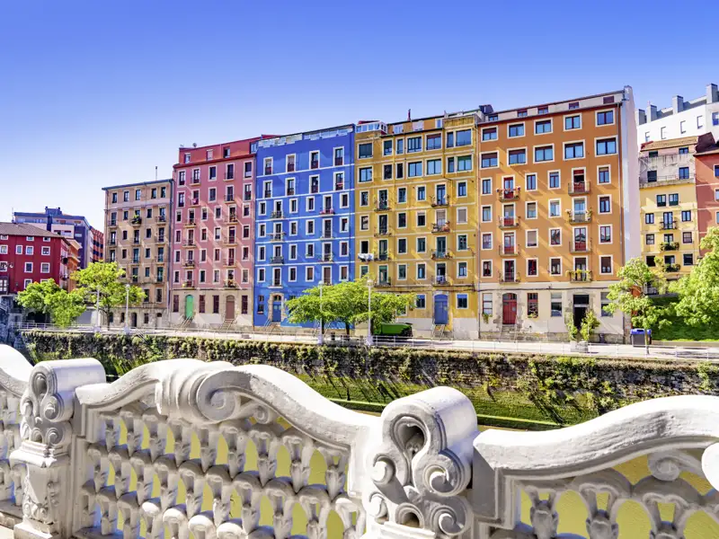 Unsere zehntägige Studienreise durch Nordspanien startet in Bilbao – dem kulturellen Zentrum des Baskenlandes mit moderner Architektur, Geschichte und Kulinarik.