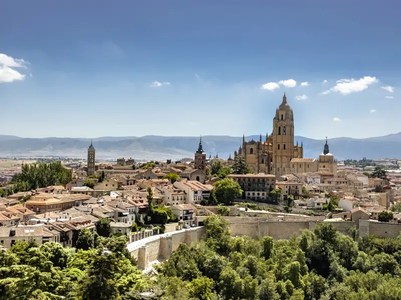 Auch ein Besuch von Segovia, nur eine der sechs UNESCO-Welterbestätten auf dieser Studienreise nach Madrid und durch Kastilien, steht bei dieser Studiosus-Reise auf dem Programm.