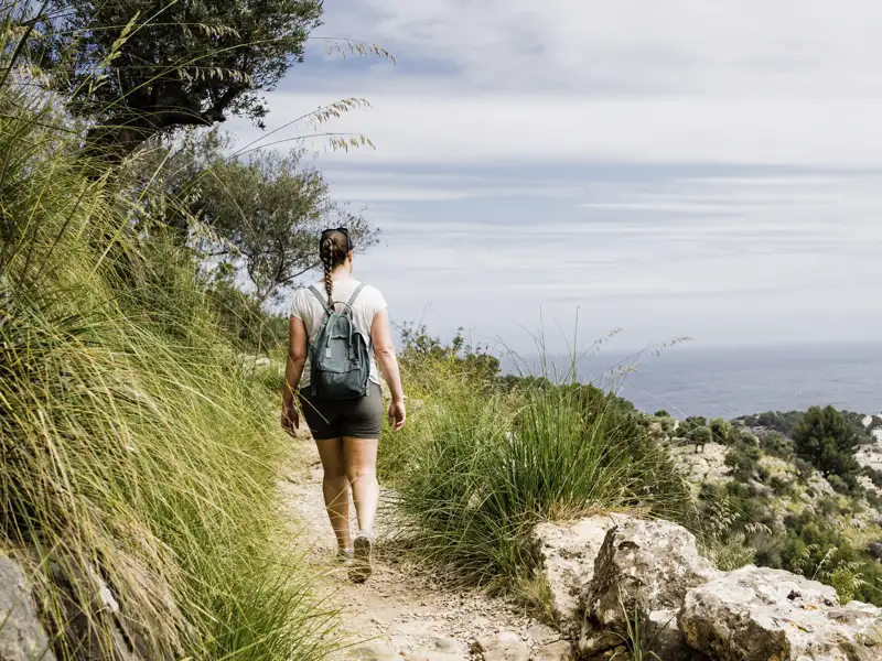 Bei unseren erholsamen Wanderungen während unserer achttägigen Studienreise auf Mallorca genießen wir die landschaftlichen Schönheiten der Insel und die Ausblicke auf das Mittelmeer.