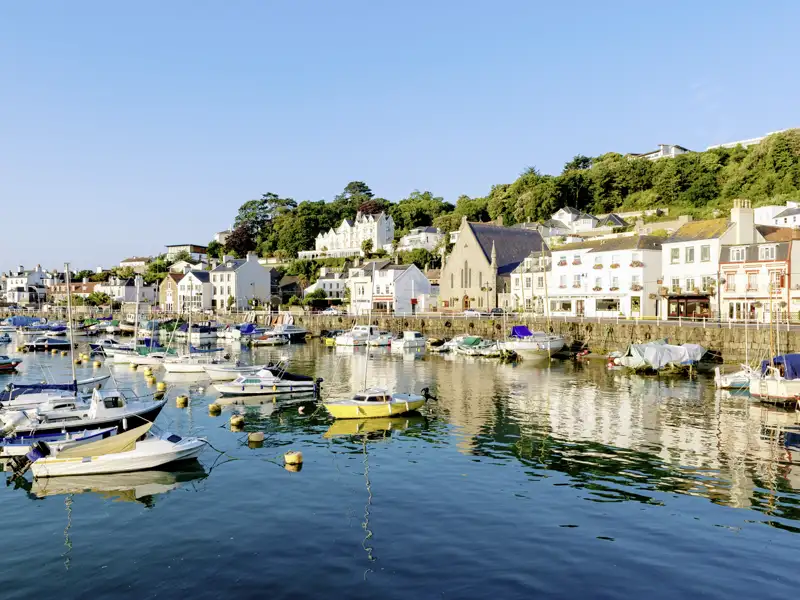 Den alten Hafen von St Aubin auf Jersey erkunden wir auf unserer Gruppenreise auf die Kanalinseln.