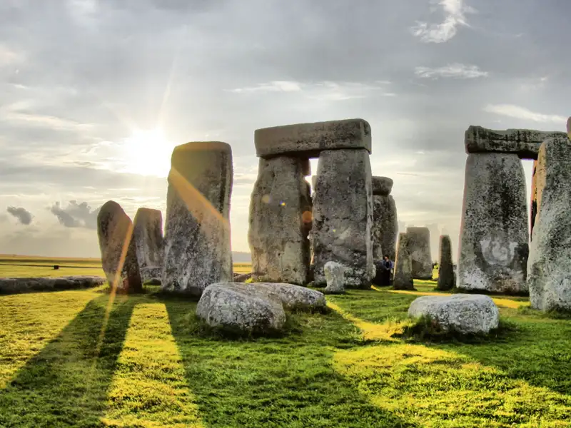 Auf unserer Studienreise durch Südengland darf ein Besuch des rätselhaften Steinkreises von Stonehenge natürlich nicht fehlen!