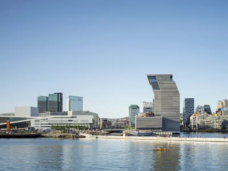 Erleben Sie auf dieser Reise auch die norwegische Hauptstadt Oslo mit ihren architektonischen Höhepunkten wie Oper und Munch-Museum!