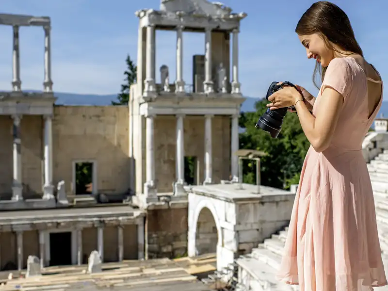 Auf dieser zehntägigen Studienreise durch Bulgarien von der Hauptstadt Sofia durch das Balkangebirge bis zum Schwarzen Meer erleben Sie freundliche Menschen, eindrucksvolle Landschaften und antike Bauten wie hier das Philippopolis-Theater in Plovdiv.
