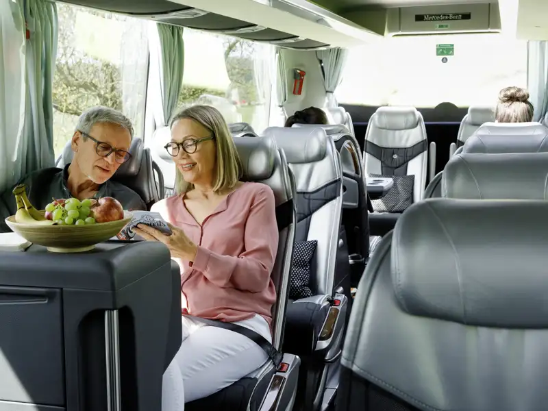 Mit Studiosus und dem Komfortbus ins Baltikum. Genießen Sie während der Fahrt mehr Beinfreiheit und komfortable Sitzmöglichkeiten.