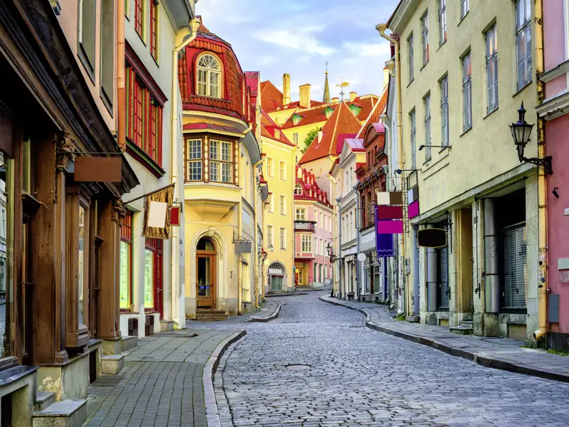 Auf unserer Reise durchs Baltikum bewundern wir die malerische Altstadt der estnischen Hauptstadt Tallinn.