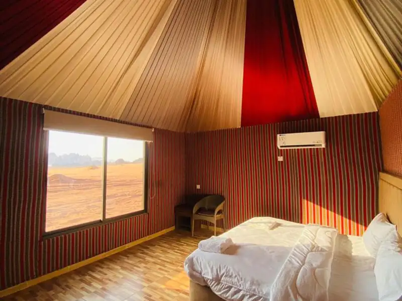 Auf der smart&small-Rundreise durch Jordanien übernachten wir eine Nacht im Shaheen Luxury Camp im Wadi Ram.