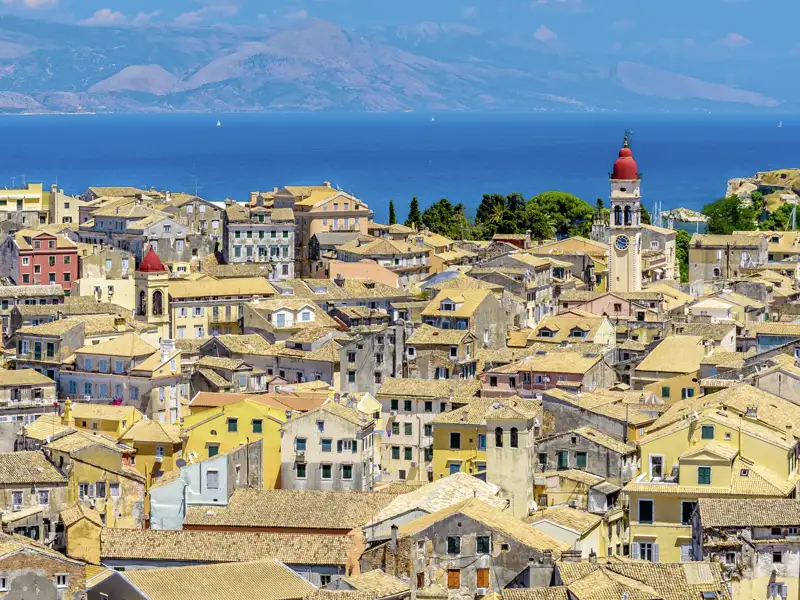 Auf unserer Studienreise nach Korfu in Griechenland erkunden wir auch die Altstadtgassen von Korfu-Stadt.