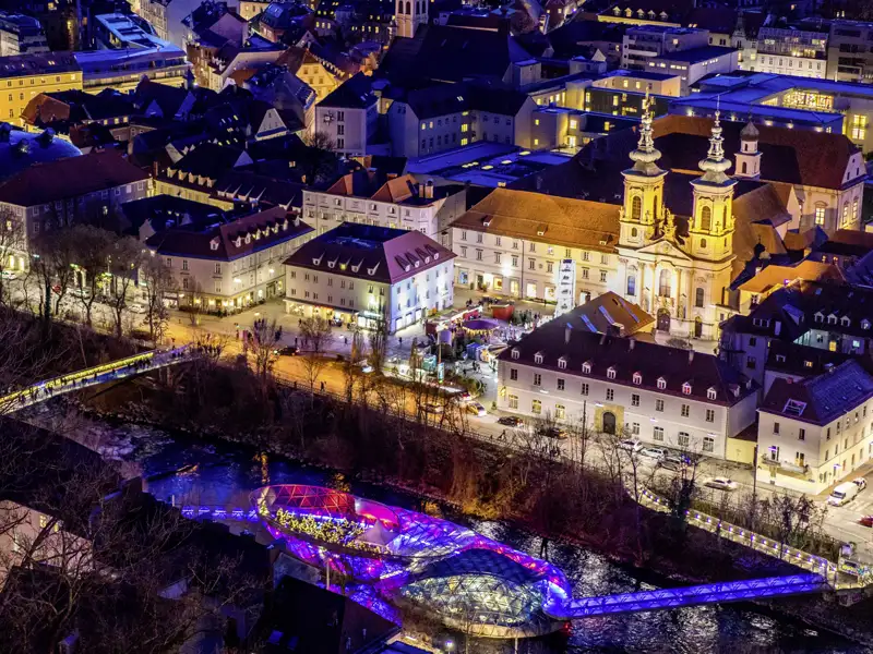 Auf unserer Silvesterreise nach Graz bewundern wir die Stadt bei Dunkelheit von Ihrer schönsten Seite