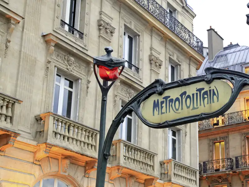 Natürlich fahren wir bei unserer Silvesterreise nach Paris auch mit der berühmten Metro, der Pariser Untergrundbahn.