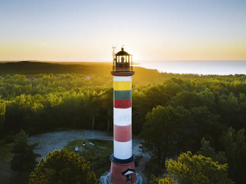 Erleben Sie auf dieser smart&small-Rundreise durch Lettland und Litauen stimmungsvolle Sonnenuntergänge, hier etwa auf der Kurischen Nehrung.
