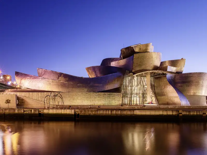 Bei Ihrer Reise durch Spanien besuchen wir auch das moderne Guggenheim-Museum.