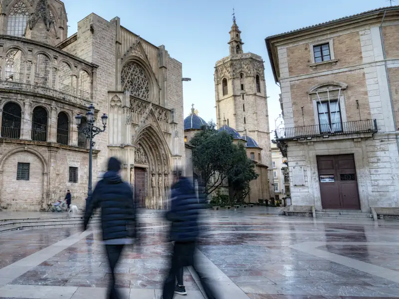 Auf unserer Eventreise nach Spanien besuchen wir die Kathedrale von Valencia und den Miguelete-Turm.