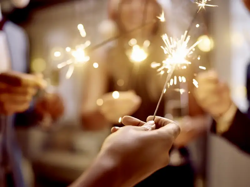 Auf unserer Reise zu Silvester werden auch wir mit einem Sekt auf das neue Jahr anstoßen!