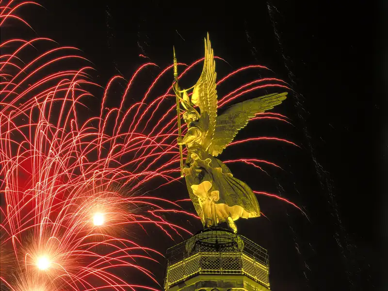 Ganz Berlin strahlt zu Silvester - und auf unserer Silvesterreise in die Hauptstadt strahlen wir mit !