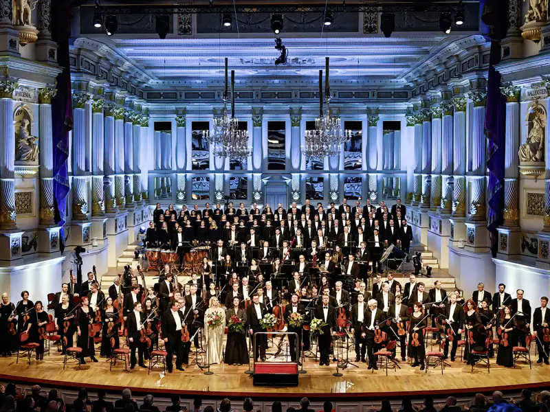 Genießen Sie einen Besuch in die Staatsoper Dresden gemeinsam mit Ihrer Gruppe.