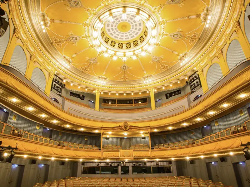 Erleben Sie einen einzigartigen Abend auf Ihrer Gruppenreise im Theater von Meiningen.