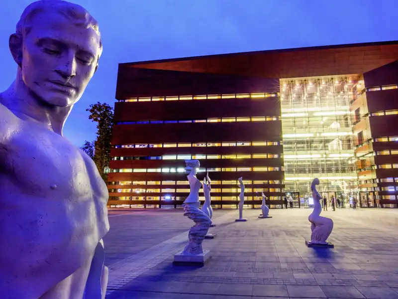 Zusammen besichtigen wir auf unserer Silvesterreise durch Breslau das Nationale Forum der Musik