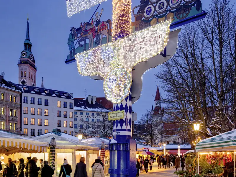 Auf unserer Silvesterreise durch München darf ein Besuch vom Weihnachtsmarkt auf dem berühmten Viktualienmarkt nicht fehlen