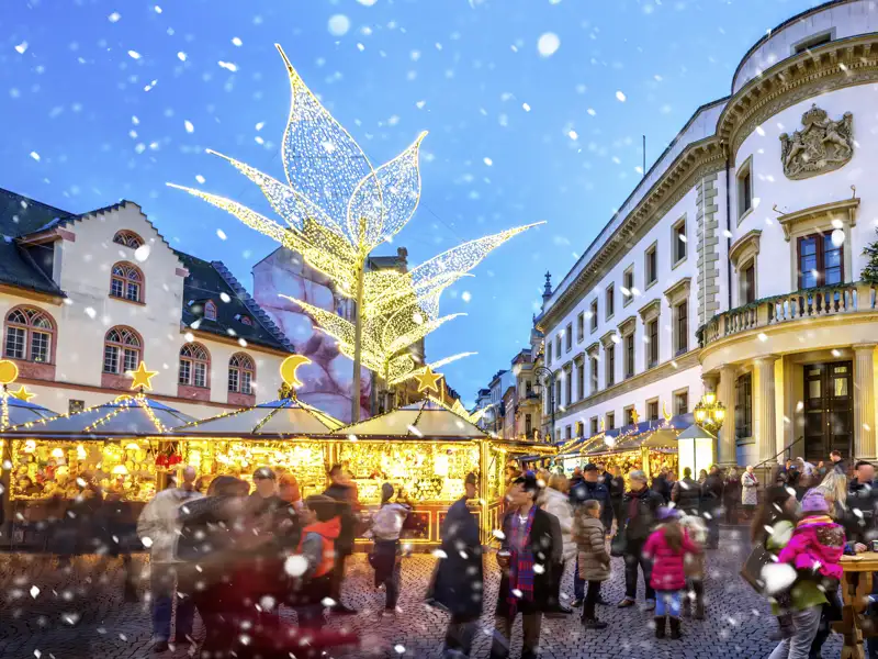 Auf unserer Silvesterreise in Wisbaden genießen wir die verzauberte Stimmung mit Vorfreude auf einen guten Start ins nue Jahr