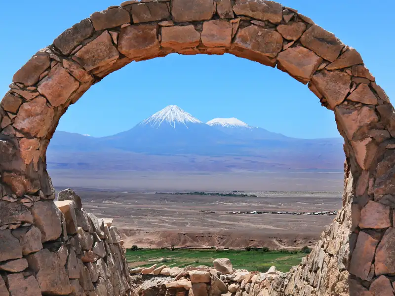 Auf usnerer Gruppenreise werden wir über die weiten Sandlandschaften der berühmten Atacma Wüste blicken