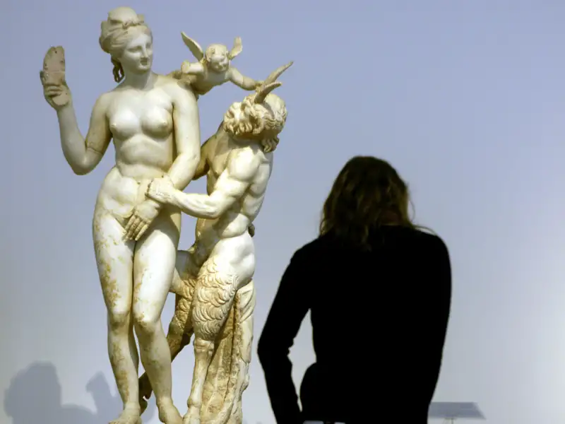 Auf Ihrer Gruppenreise mit Studiosus noch ein Besuch der Sammlung antiker Kunst im Athener Nationalmuseum? Während unserer Rundreise durch Griechenland nach Athen haben Sie dazu die Gelegenheit.