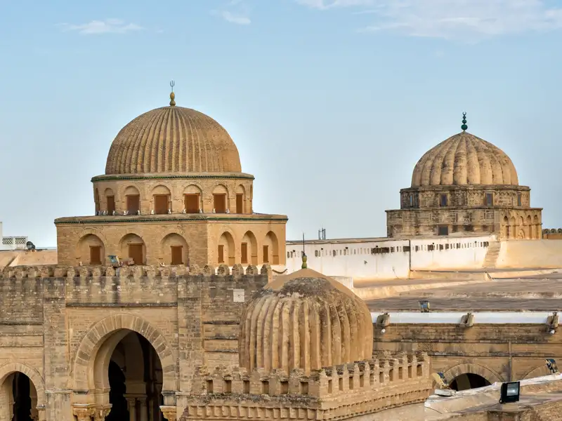 Ebenfalls Teil unserer Gruppenreise mit Studiosus durch Tunesien ist Kairouan, eine der heiligen Stätten des Islams mit der Großen Moschee.