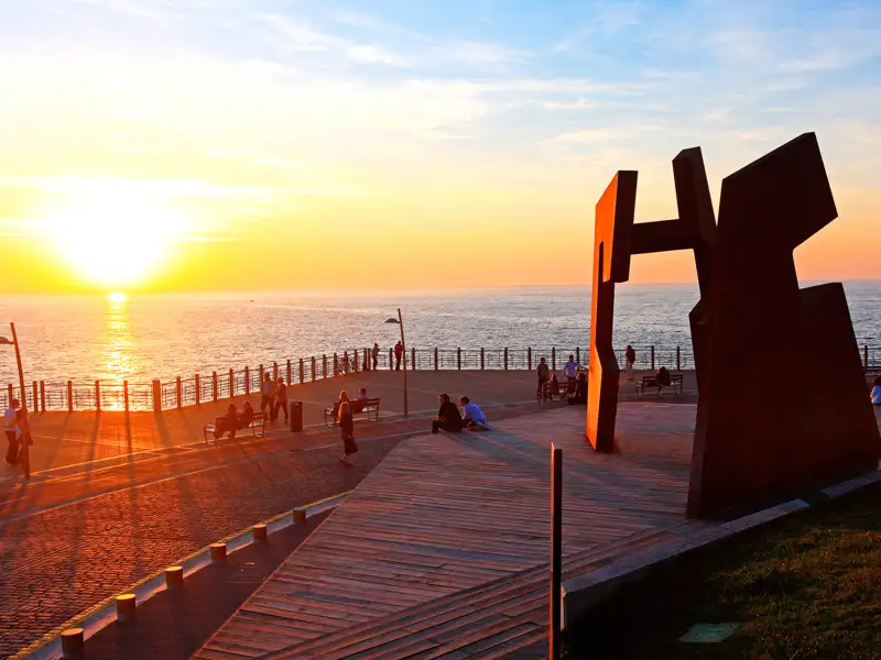 Genießen Sie auf Ihrer Kulturreise nach Bilbao wunderschöne Sonnenuntergänge in San Sebastian.