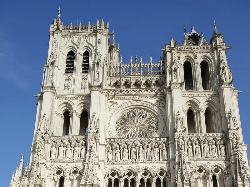 Auf unserer Rundreise mit Studiosus bewundern wir ein gotisches Kunstwerk: die Kathedrale Notre Dame d'Amiens