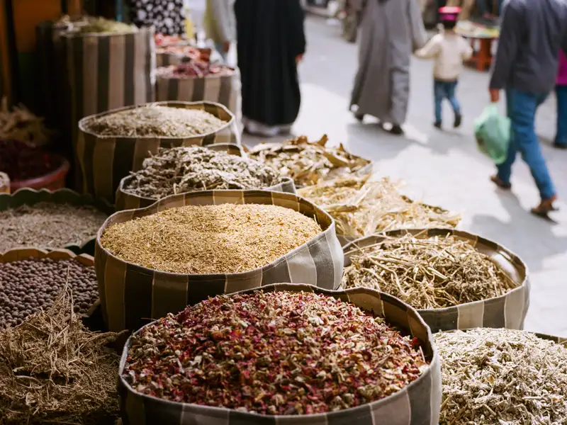 Auf dieser  klassischen Studienreise durch Ägypten besuchen wir in Kairo natürlich auch einen Basar und schnuppern an orientalischen Gewürzen.