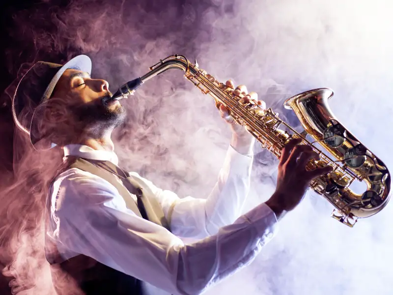 Wir dürfen auf unserer Studiosus Eventreise tief in die Welt der Jazzmusik eintauchen – eine Reise voller Rhythmus, Emotion und unvergesslicher Klänge.