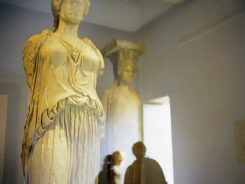 Auf unserer Studiosus Studienreise nach Athen erkunden wir das Akropolismuseum in Athen.