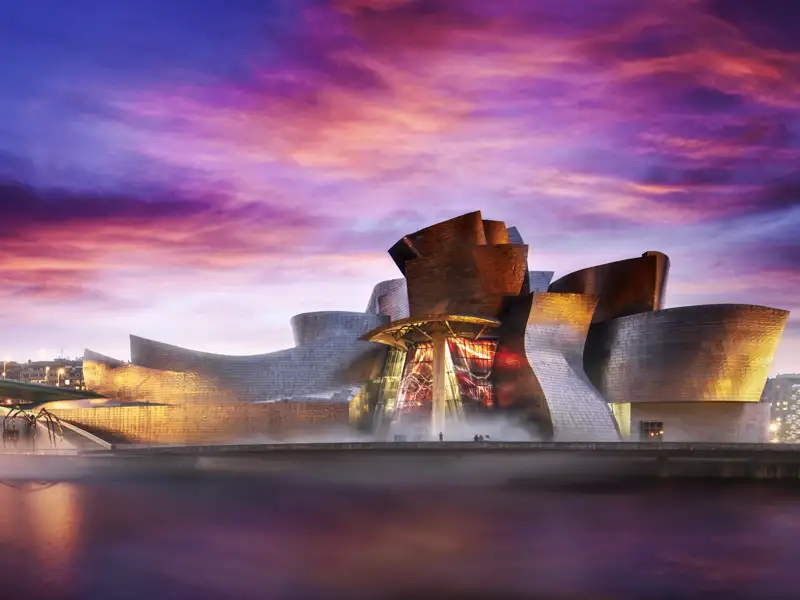 Während unserer Studiosus Eventreise darf das Guggenheim-Museums in Bilbao nicht fehlen.
