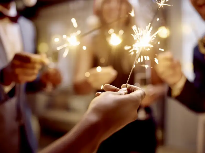 Auf unserer Studiosus Eventreise werden auch wir mit einem Sekt an Silvester auf das neue Jahr anstoßen!