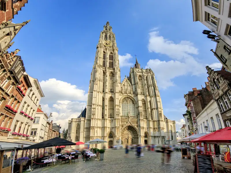 Werfen Sie einen Blick auf die Kathedrale von Antwerpen auf Ihrerer Gruppenreise.