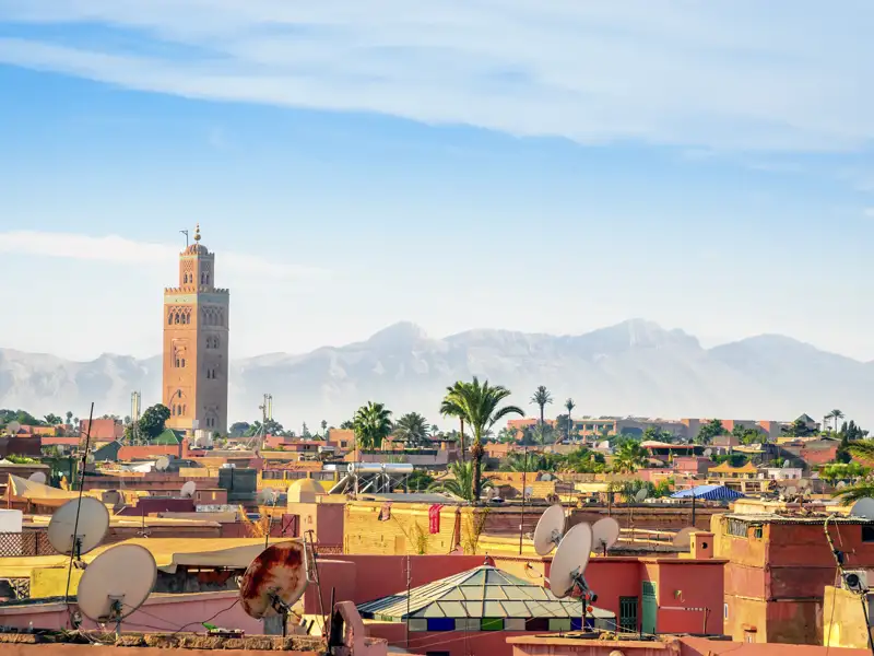 Auf unserer Silvesterreise besuchen wir Marrakesch mit seiner orientalischen Medina und der Koutoubia-Moschee - wir lassen uns in die geheimnisvolle Welt der engen Gassen entführen, in denen 1001 Verführung auf uns warten.