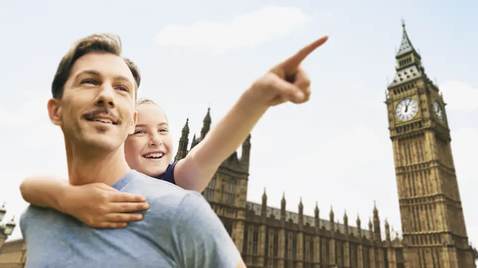 Auf unserer Stadtrundfahrt bei der Familien-Studienreise nach London sehen wir natürlich auch den Big Ben.