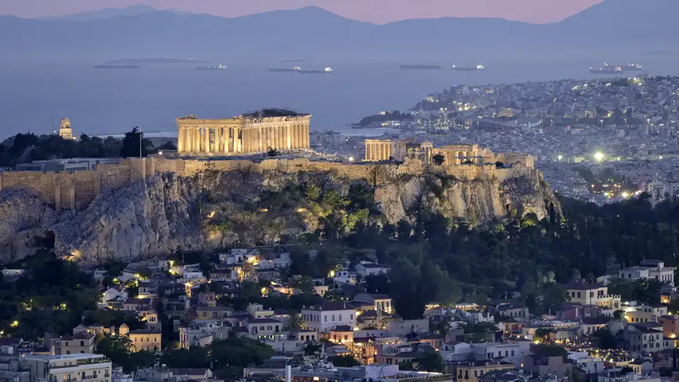 Bei Ihrer Silvesterreise besichtigen Sie Athen. Auch bei Nacht.