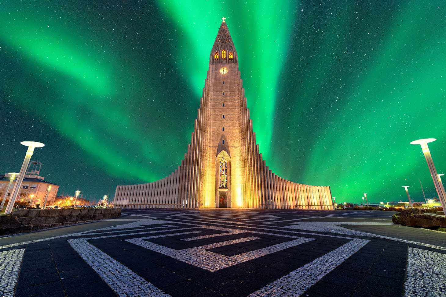 Mit viel Glück lassen sich Polarlichter auch in Islands Hauptstadt Reykjavik beobachten