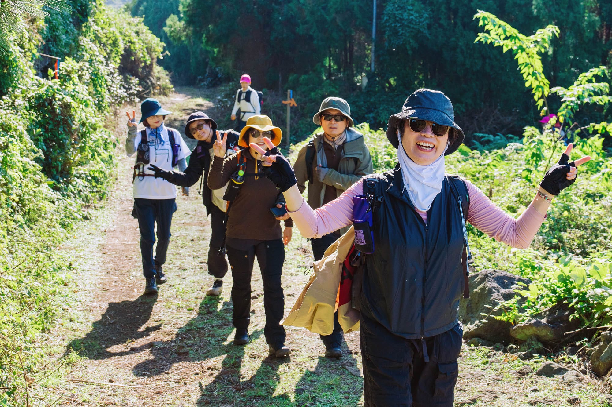 Jeju ist fast so groß wie Rügen und Usedom zusammen. Mehr als 12 Millionen Südkoreaner (etwa ein Viertel der Bevölkerung) besuchten Jeju im Jahr 2024, dazu rund 710.000 internationale Touristen.