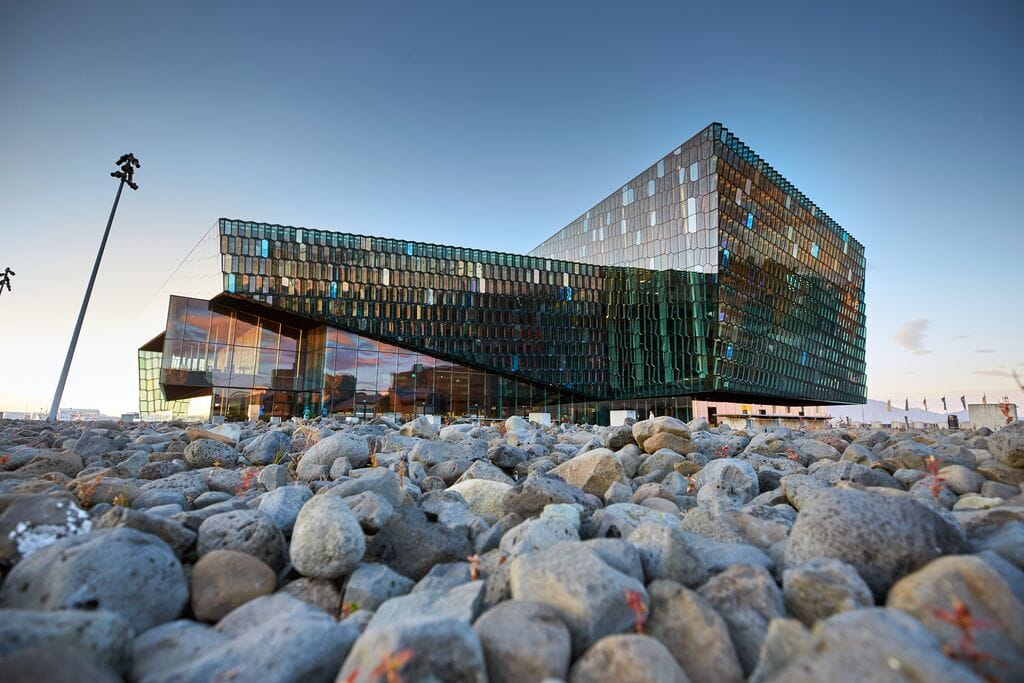 Das Konzerthaus Harpa in Reykjavik.