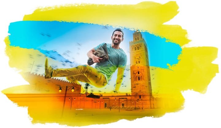 Eine gelb-orangene Bildkollage mit einem fröhlich lachenden Mann vor einer arabischen Stadtlandschaft.