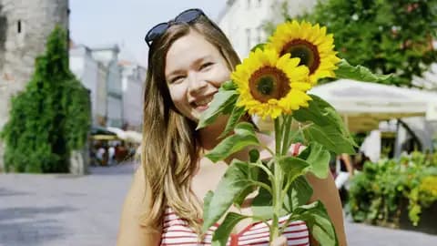 Auf unserer Studienreise durch das Baltikum erleben wir alle Höhepunkte der drei baltischen Staaten. Besonders die Begegnungen mit Einheimischen machen die Reise unvergesslich!